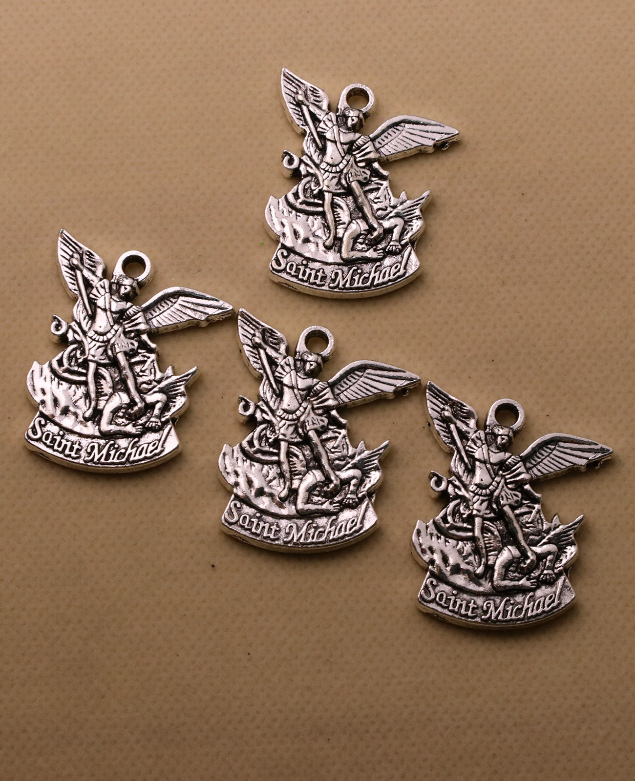 5 stuks De Aartsengel St. Mich - Jewelry Making Michaels recensie en prijs